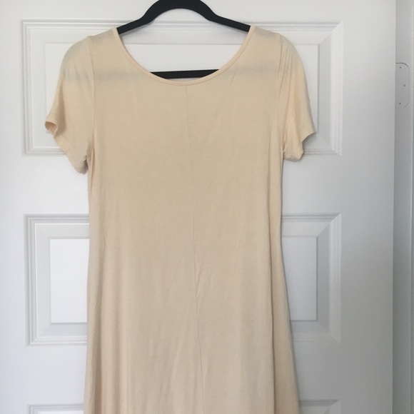 Short Sleeve Scoop Neck Dress - Picture 2 of 2